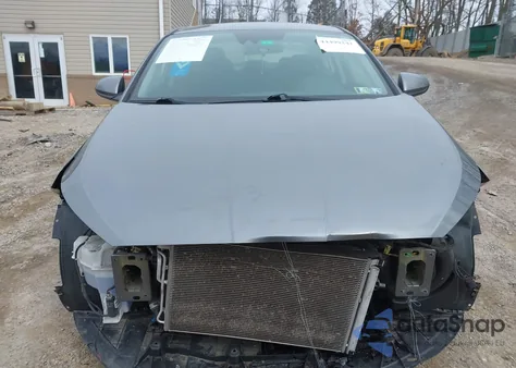 2019 Hyundai Elantra Sel z USA, uszkodzony, nr VIN 5NPD84LF1KH439151